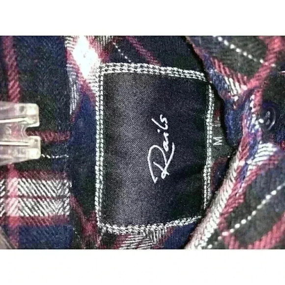 Rails Navy Blue and Red Girls Size M Checkered Plaid Long Sleeve Button-Up Shirt - Picture 7 of 7